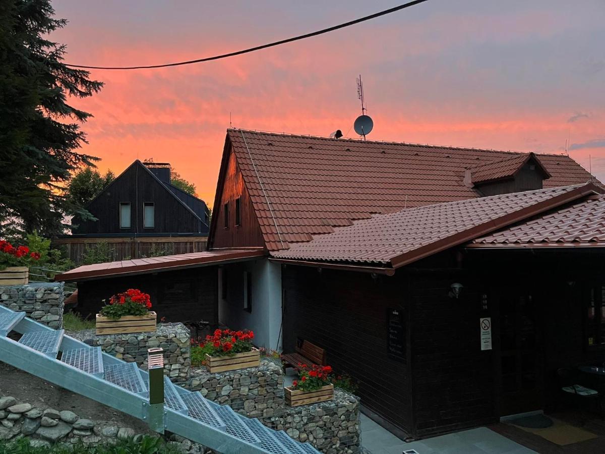 Penzion Harry Na Sjezdovce Krkonose Vysoke nad Jizerou Ngoại thất bức ảnh